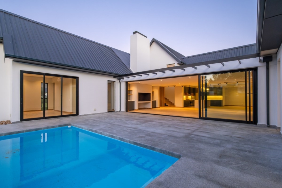 5 Bedroom Property for Sale in Val De Vie Estate Western Cape